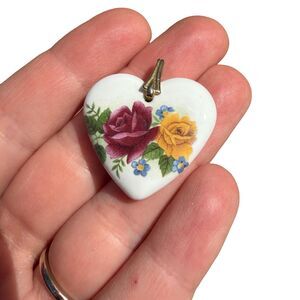 Rose pendant, beautiful rose heart , small dainty yellow rose flowered pendant